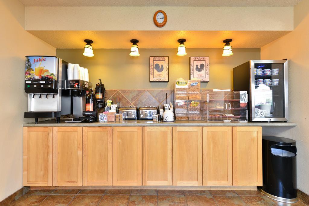 Super 8 By Wyndham Rapid City Exterior photo